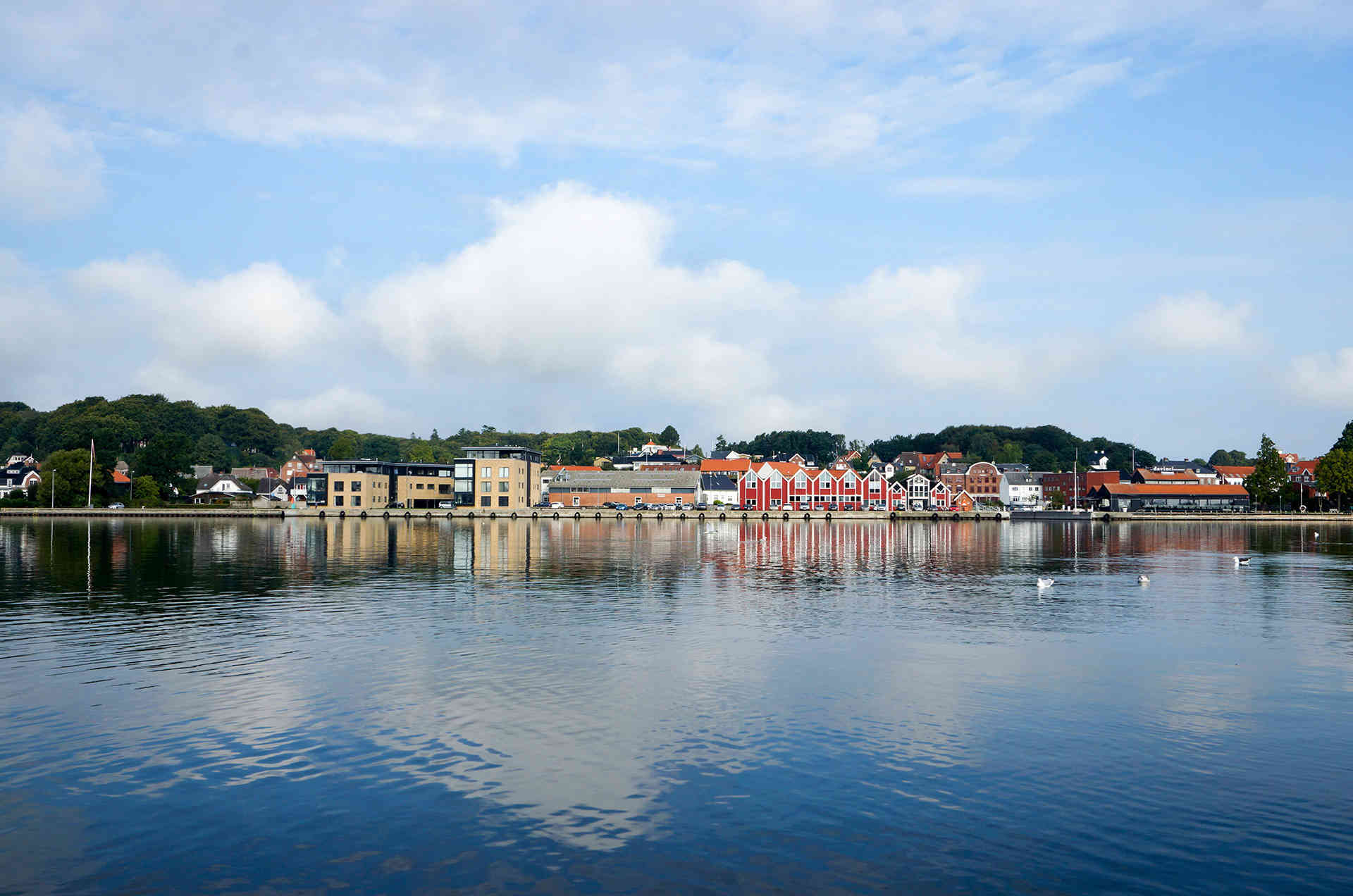 Foto af Hadsund fra vandsiden