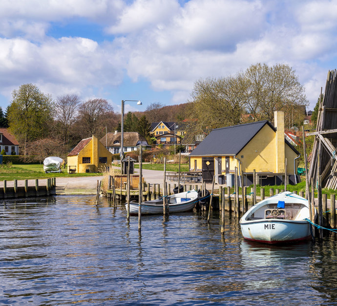 Foto af havnen i Stinesminde